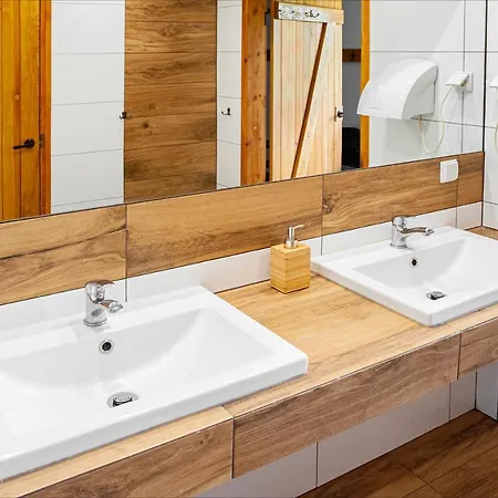 Kacze Bagno - Miejsce Inicjatyw Pozytywnych Hostel
