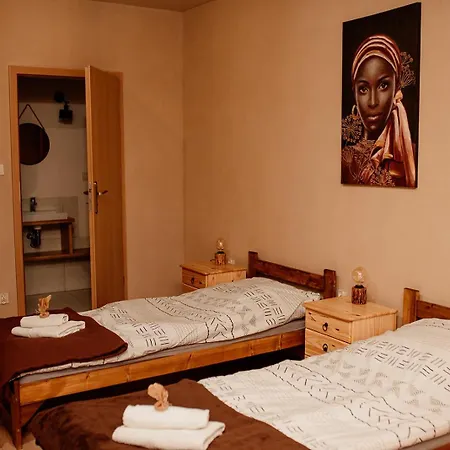 Kacze Bagno - Miejsce Inicjatyw Pozytywnych Ostello *